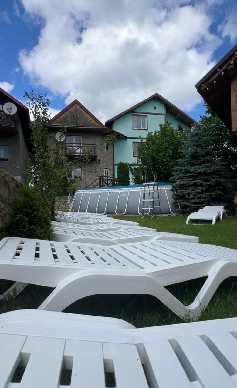 Кам'Яний Двір Mykulyčyn Exteriér fotografie